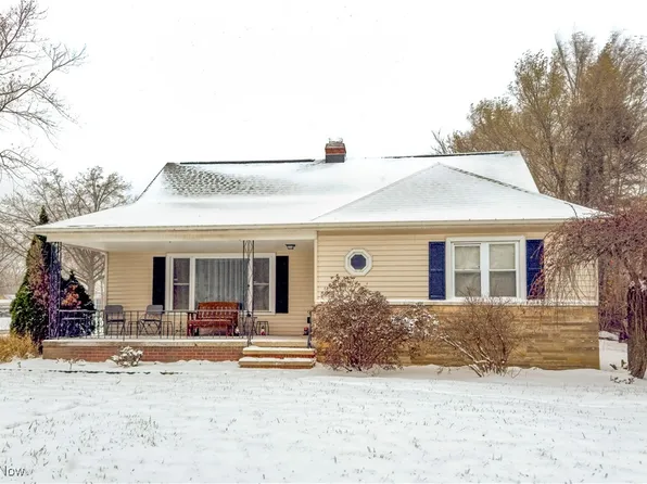 5918 Pearl Rd, Parma Heights, OH 44130