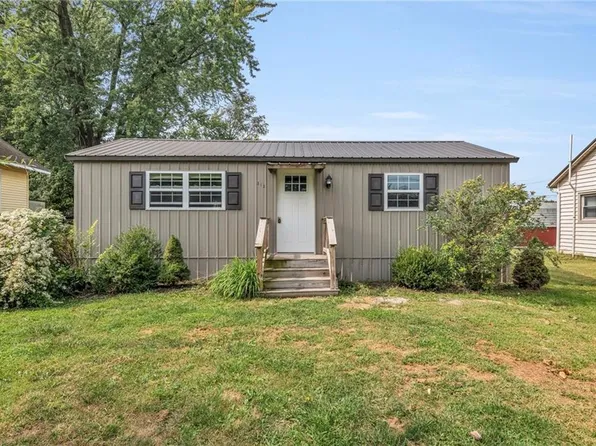 513 Main St, Henrietta, MO 64036