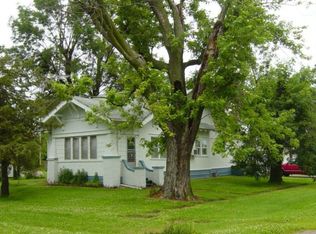 209 4th St, Plano, IA 52581