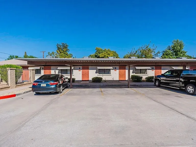 2330 W Belmont Ave #9 — Photo 13