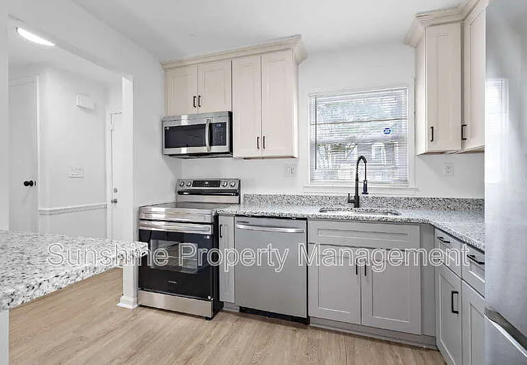 6591 Stoney Point S — Photo 2