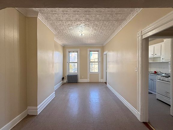4th image of 1005 Hart St Floor 3