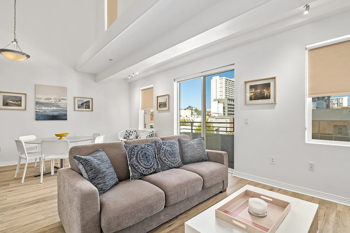 1 bed, 1000 sqft, $4,300 — Photo 2