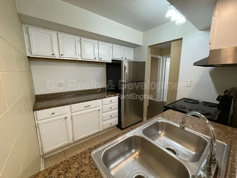 255 Uteg St #4 — Photo 5