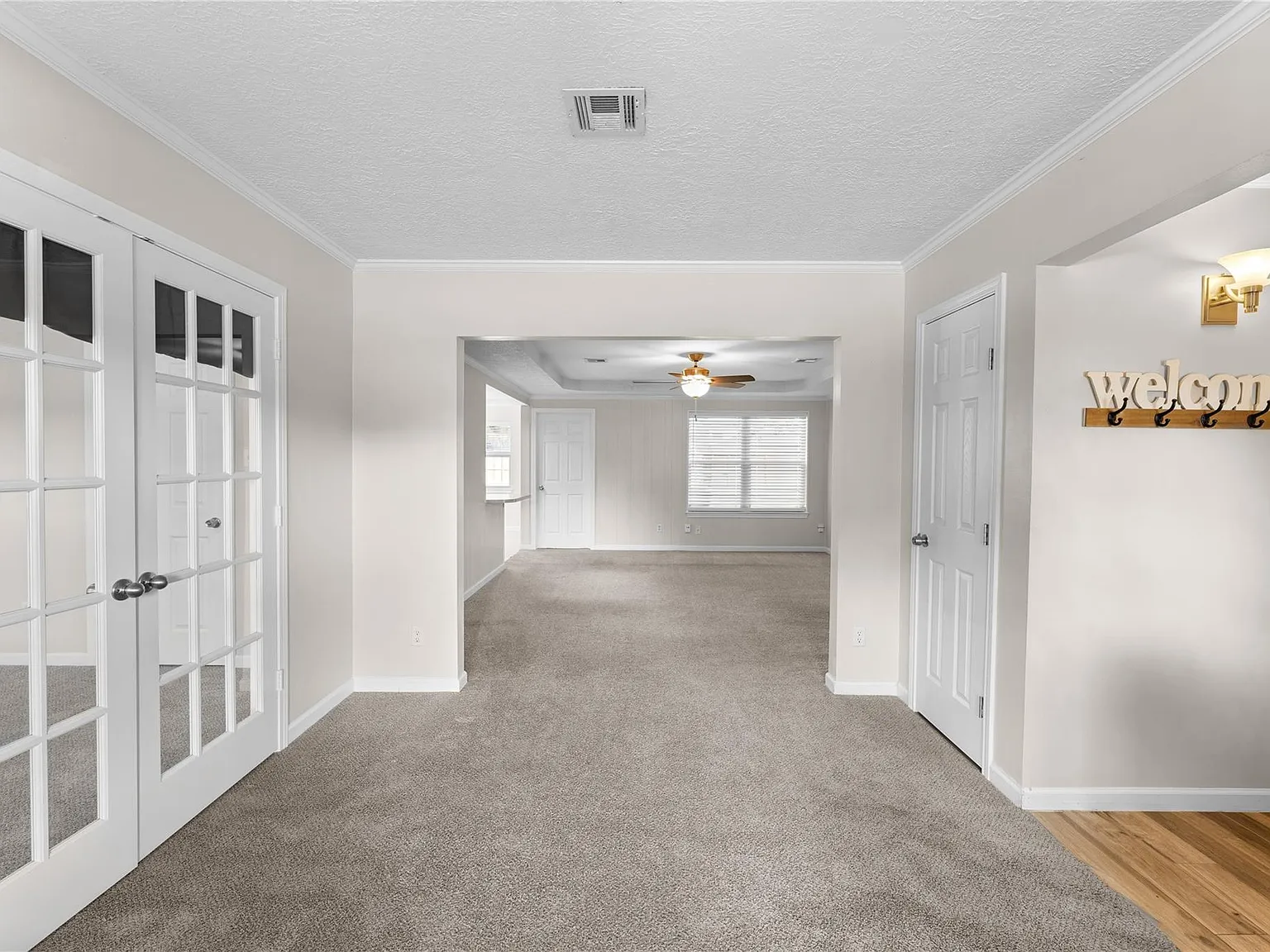 3 bed, 2.0 bath, 1643 sqft, $2,425 — Photo 2