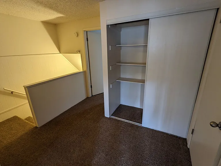 Royal Crest Townhomes — Photo 77