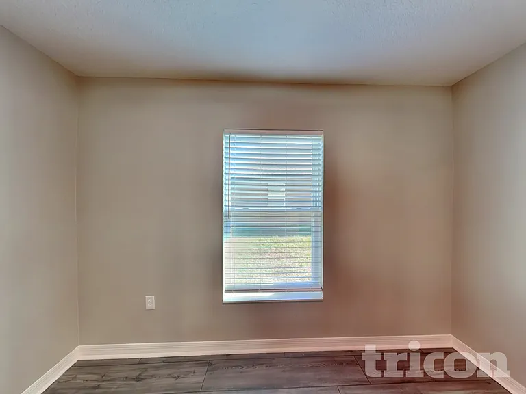 449 Kensington View Dr — Photo 4