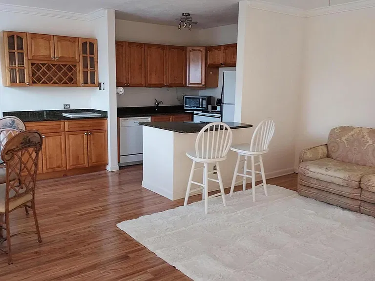 261 Coventry E #K — Photo 1