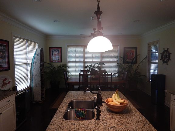 4th image of 2335 Longue Vue Dr