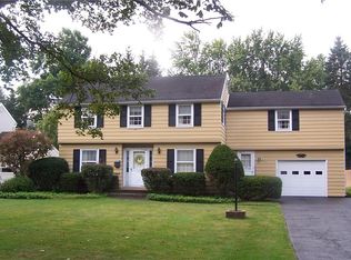 271 Thornton Rd, Rochester, NY 14617