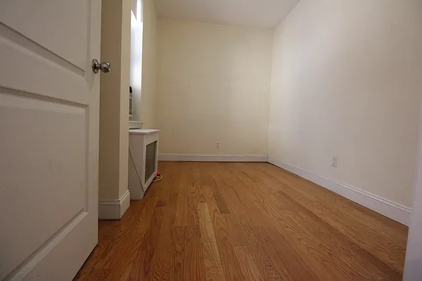 Rented by Luxor Homes & Investment Realty | media 29