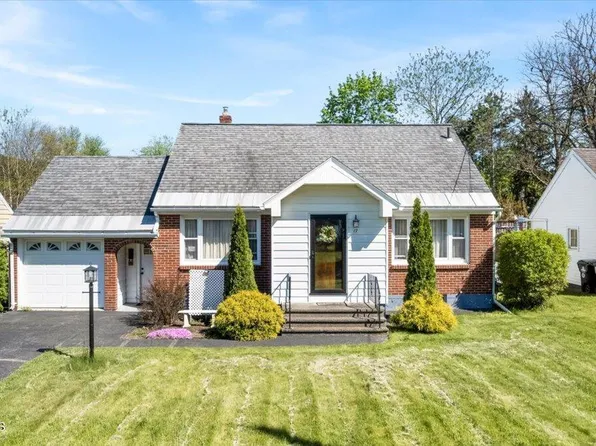 17 Ruby Boulevard, Schenectady, NY 12302