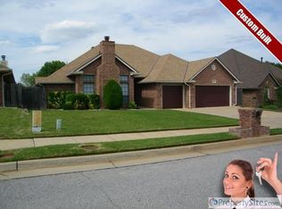 2925 Farmington Cir, Edmond, OK 73012