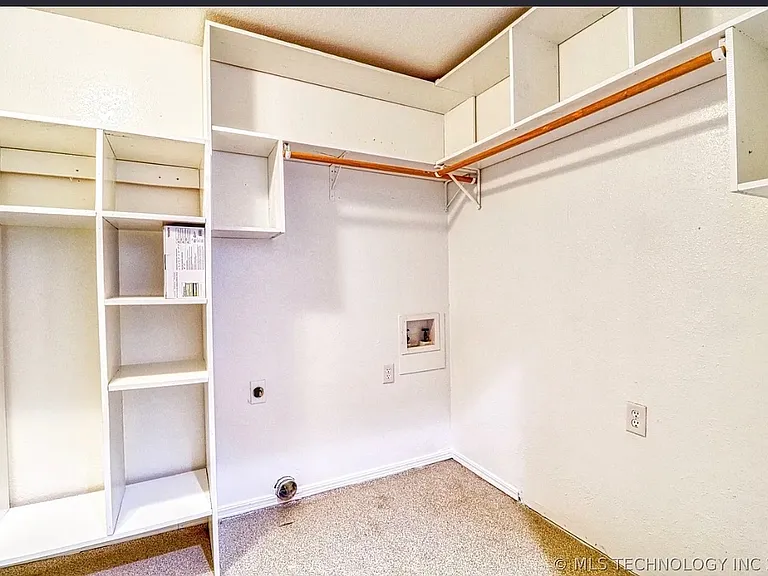 107 Hillside Ln — Photo 12