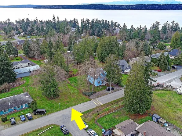 127 W Admiralty Way, Camano Island, WA 98282
