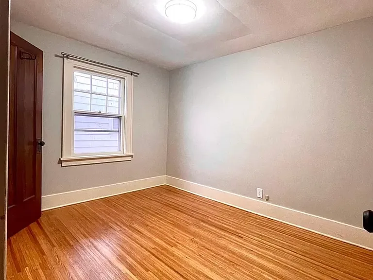 10 Merwin Ave — Photo 11