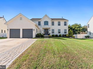 41 Graypebble Cir, Sicklerville, NJ 08081