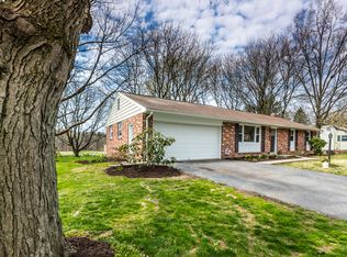 420 Eshleman Dr, Lititz, PA 17543