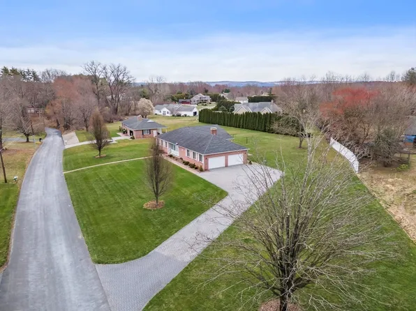 6 Moody Bridge Rd, Hadley, MA 01035