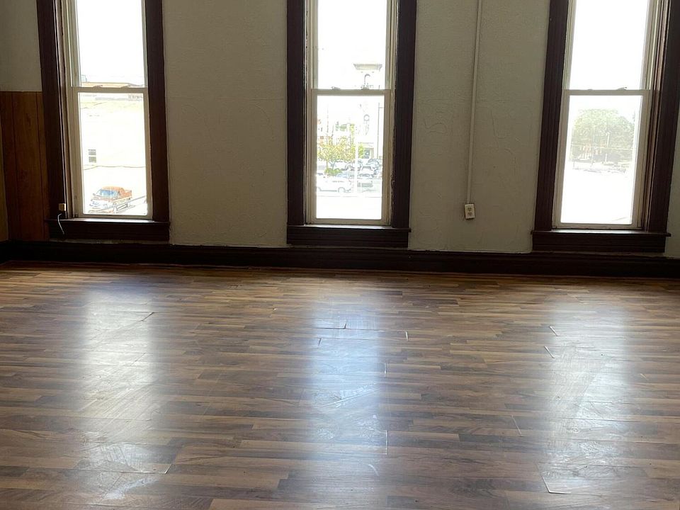 1st image of 221 E Court St Floor 3