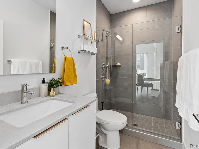2820 John R St — Photo 13