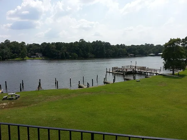 202 Riverbend Dr, Mobile, AL 36605