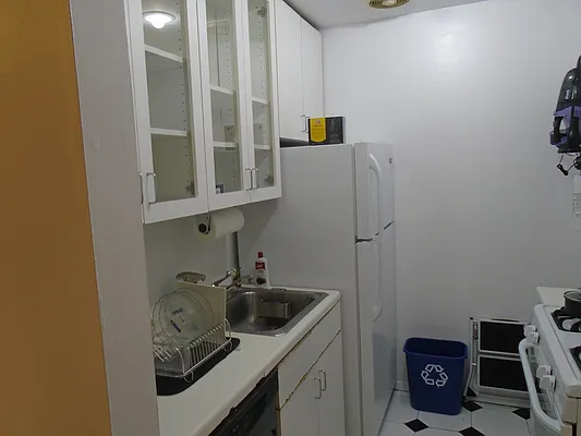 Rented by 18 REALTY | media 8