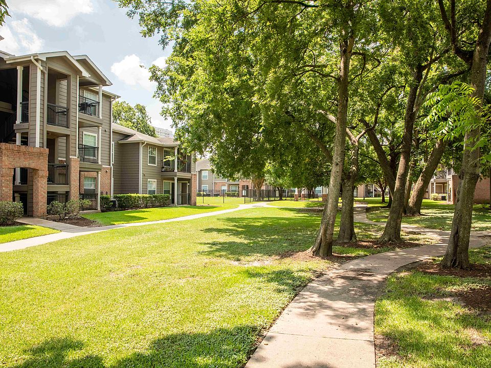 Miles of walking trails to enjoy at Memorial Heights.