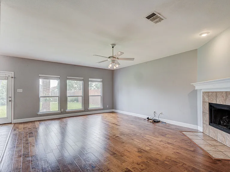 6107 Lakecrest Dr — Photo 14