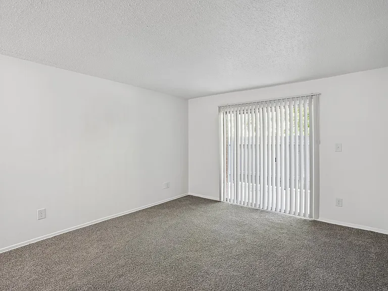 Lewis on Cascade Apartments — Photo 11