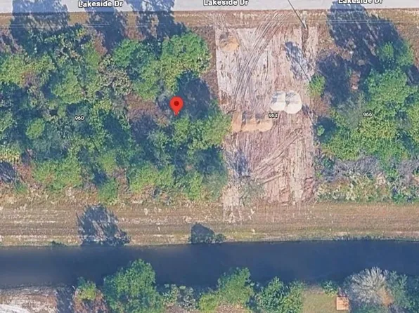 962 Lakeside DR, LEHIGH ACRES, FL 33974