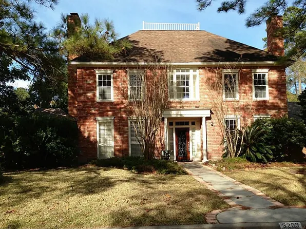 5203 Laurelwood Dr, Kingwood, TX 77345