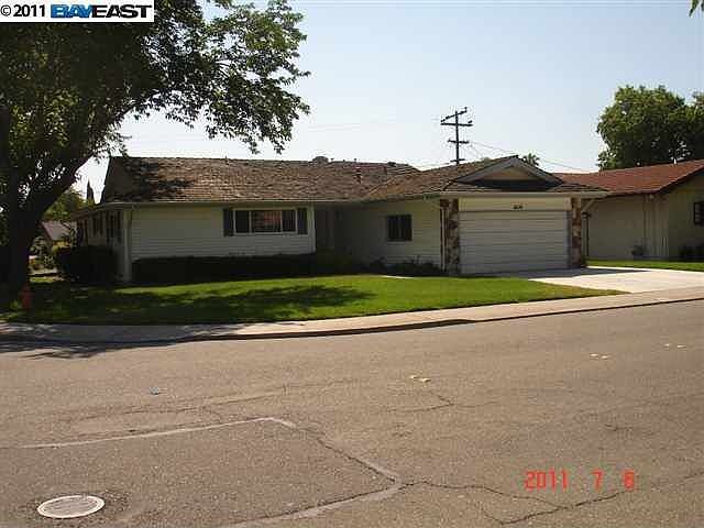 1st image of 2620 Balboa Dr