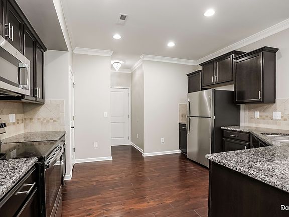 4th image of 2229 Tanners Mill Dr