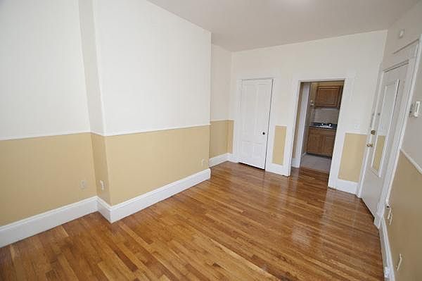 2nd image of 421 Marlborough St APT 12