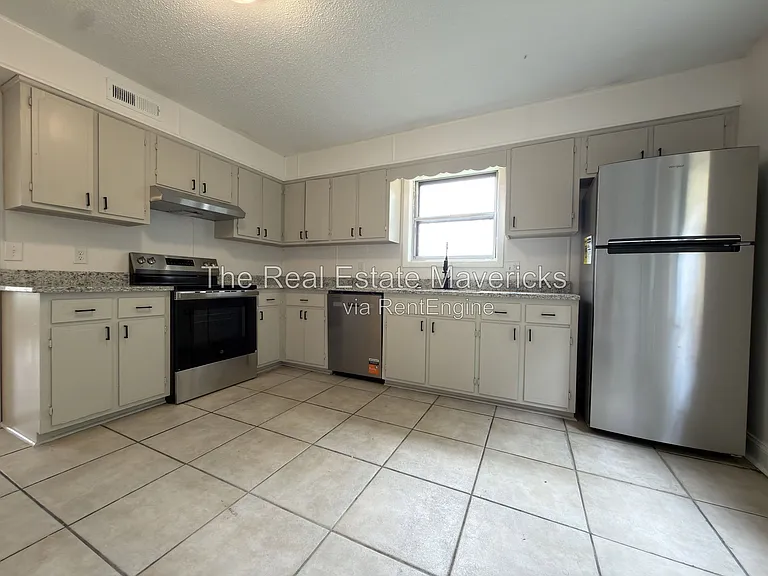 2318 Green Forest Dr #A — Photo 6