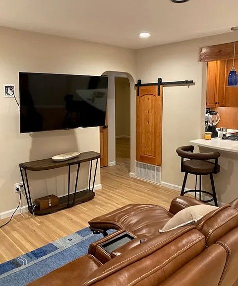Entry View left