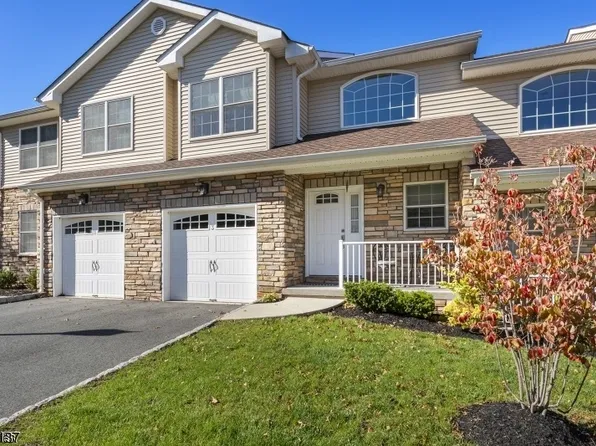 3 Harvey Ct #3, Clark Twp., NJ 07066