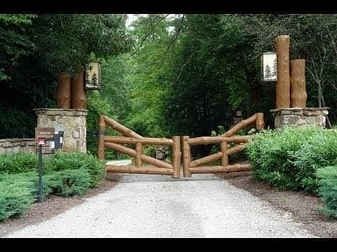 4th image of Holly Ln