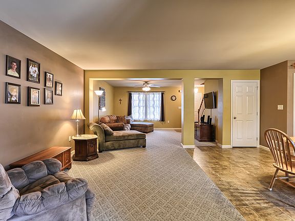 5th image of 1335 Willow Creek Dr