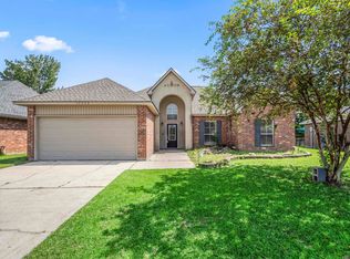 10040 Park Ridge Dr, Denham Springs, LA 70706
