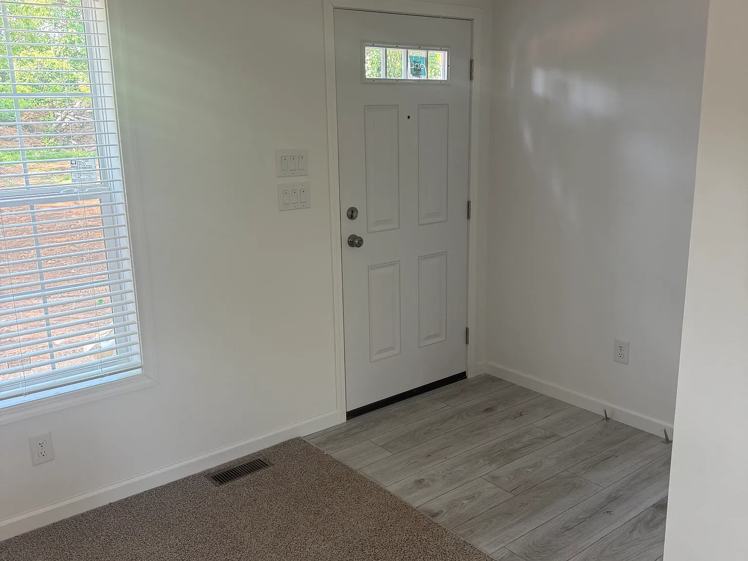 3 bed, 1600 sqft, $3,500 — Photo 2