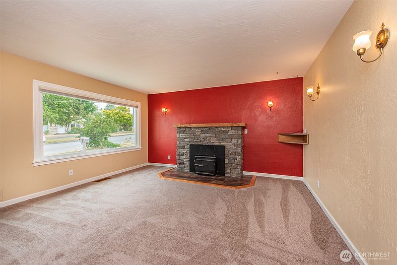 4th image of 1316 S Laurel Street