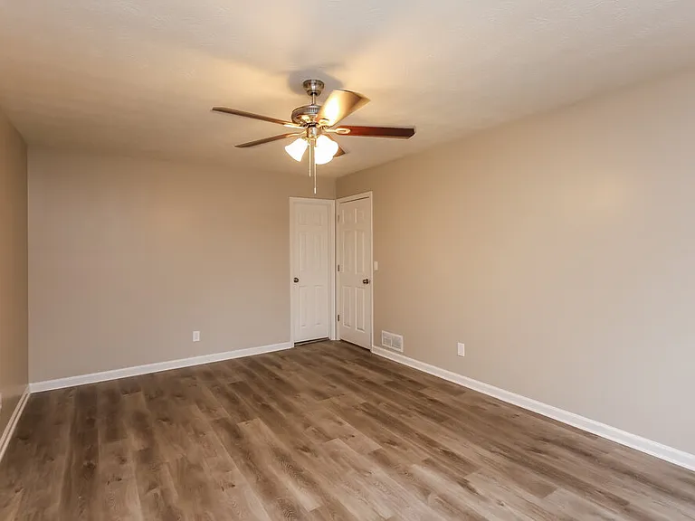 1421 Steve Ct — Photo 13