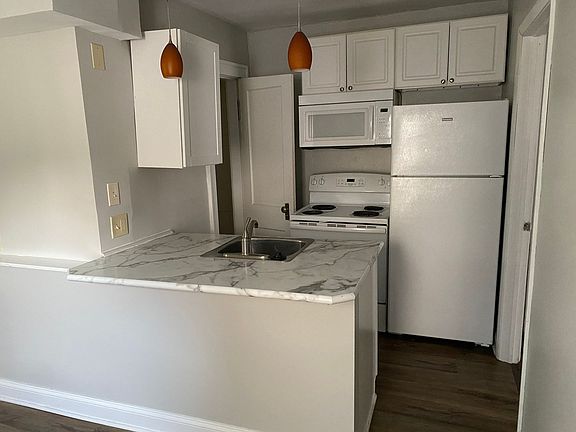 5th image of 2378 Neil Ave #8