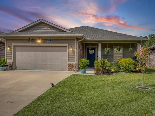 1847 Medlin Ct, Navarre, FL 32566