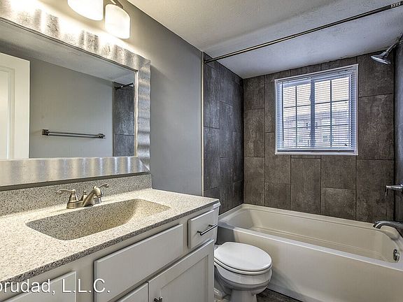 3rd image of 422 N 40th St APT 2