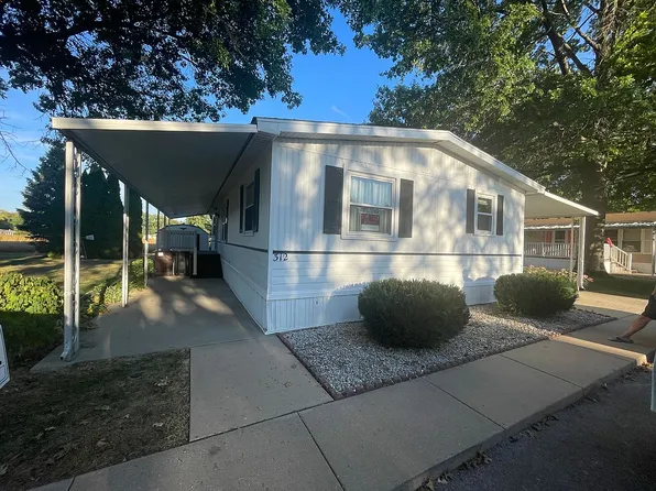 312 White Oak Dr, Morton, IL 61550