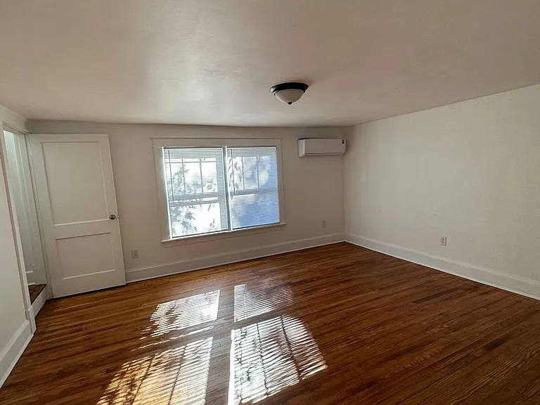 707 Mansfield Ave — Photo 5