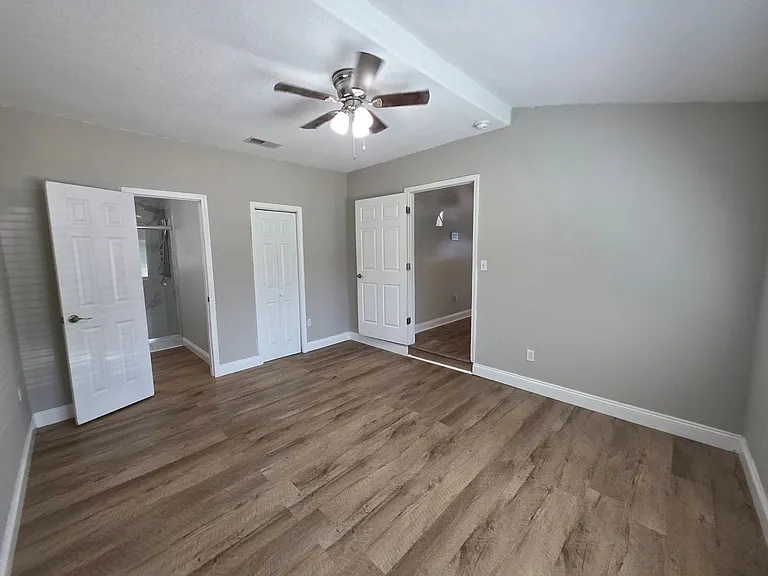 109 Reed Rd — Photo 13